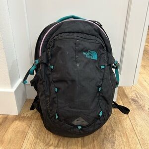 THE NORTH FACE Borealis purple teal lined backpack